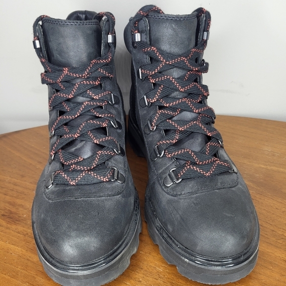 Sorel Black and Red High-Top Boots with Durable Soles - Picture 3 of 7